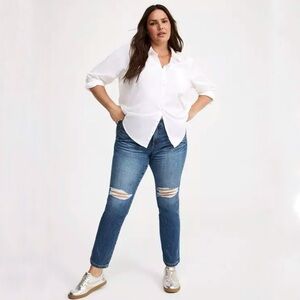 Torrid boyfriend distressed blue jeans mid rise dark wash size 18 short